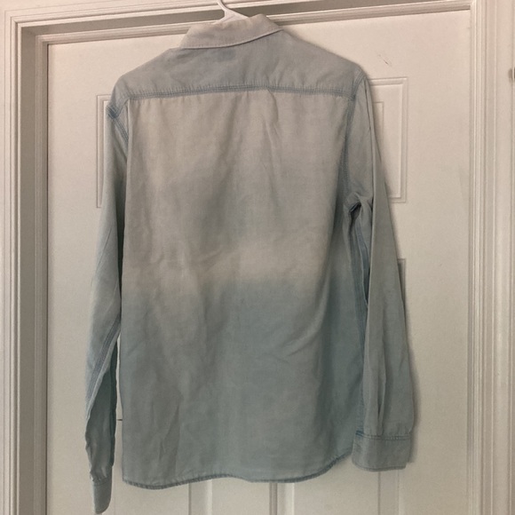 FAHERTY MENS BLUE BUTTON DOWN DENIM SHIRT - FADED WASH - Picture 2 of 6